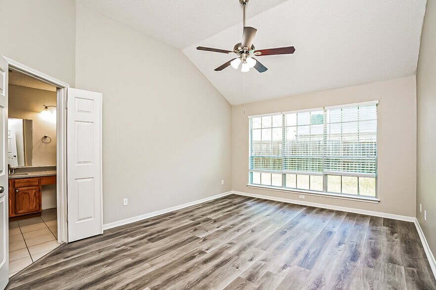 Building Photo - 3909 Spring Meadow Dr