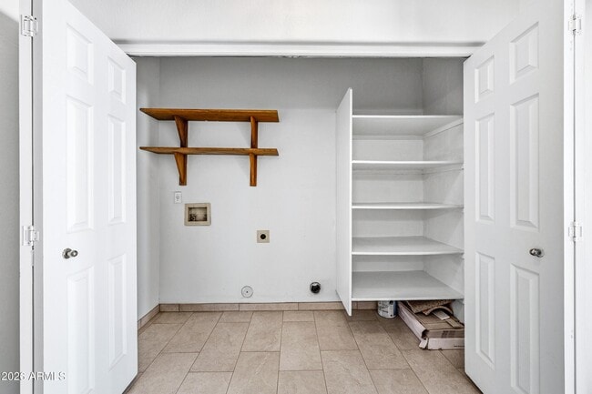 Building Photo - 9054 W Custer Ln