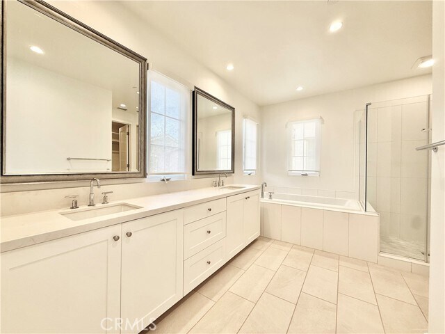 Building Photo - 203 Fiore