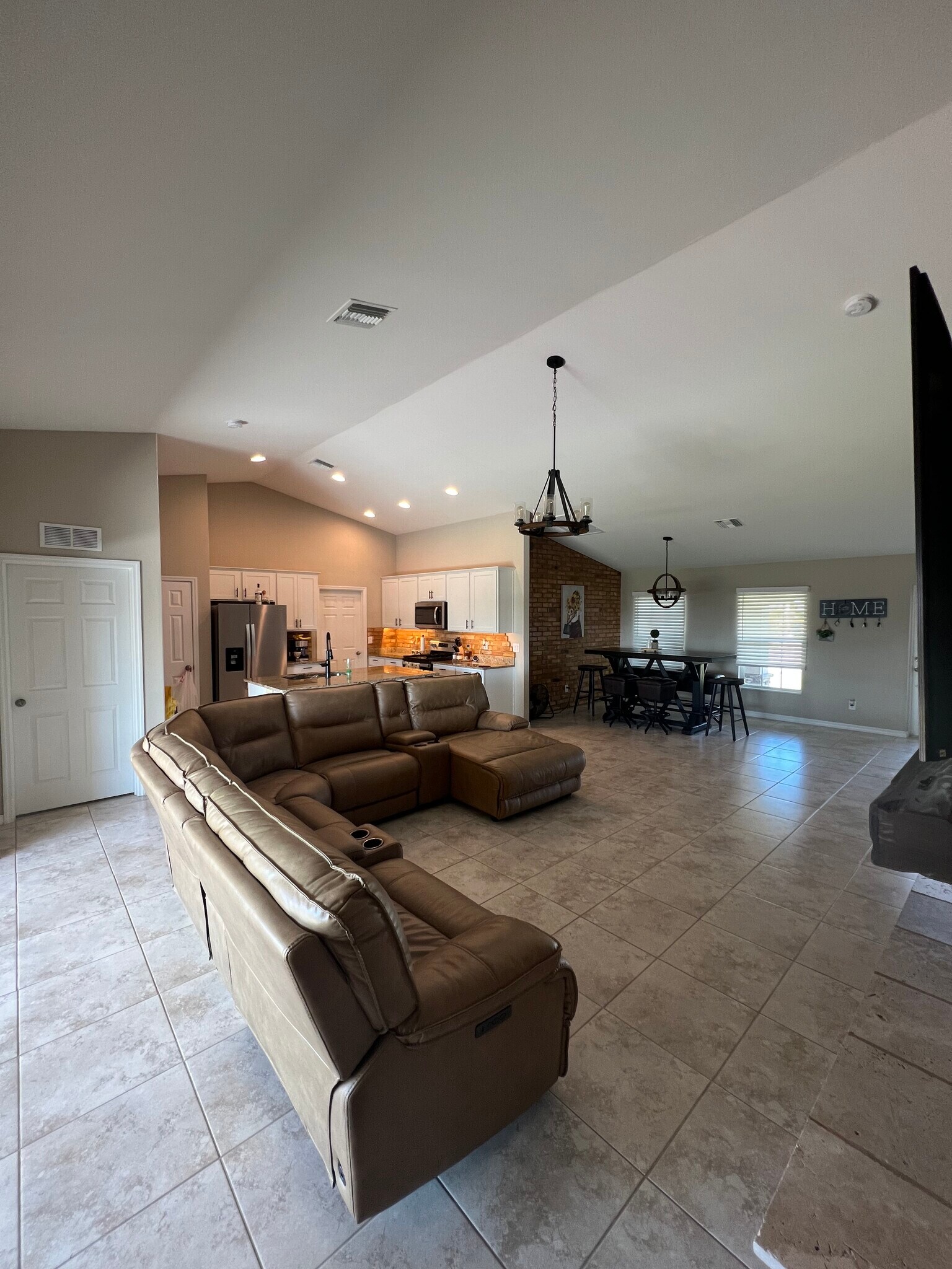 Building Photo - 2834 NW 25th Ln