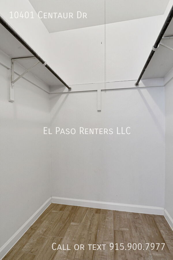 Building Photo - 10401 Centaur Dr