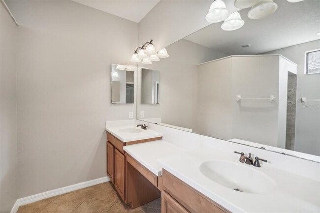 Building Photo - 127 Silver Falls Dr