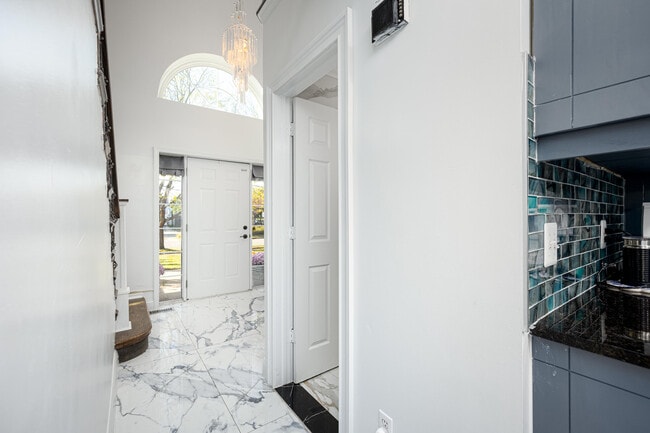 Building Photo - 4025 Rolling Meadow Ln