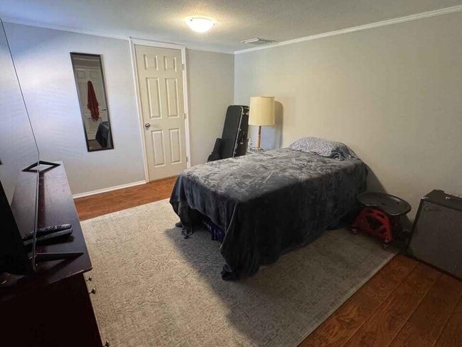 Building Photo - 703 Ulrich Rd