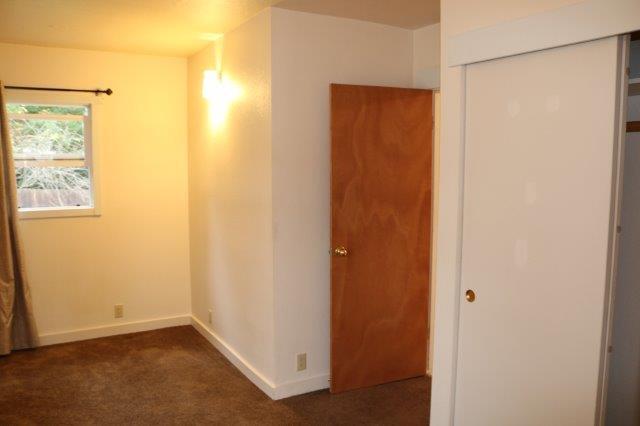 Building Photo - Near Sequoia Zoo and Park, Cozy 2/1 with l...