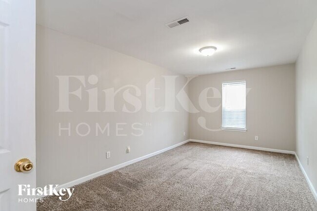 Building Photo - 4704 Sandtyn Dr