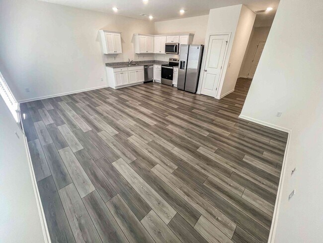 Building Photo - Cartersville Townhome - 3BR/2.5BA