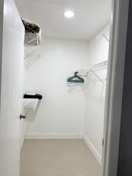 Building Photo - 11582 Westwood Blvd