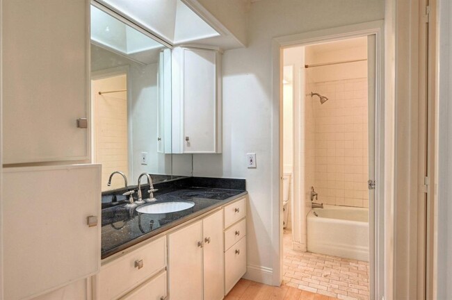 Building Photo - 5407 John Dreaper Dr