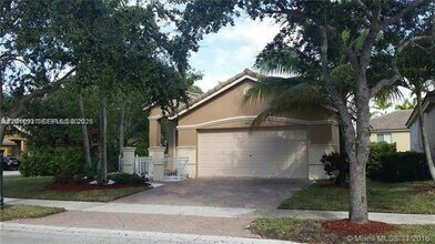 Building Photo - 449 Silver Palm Way