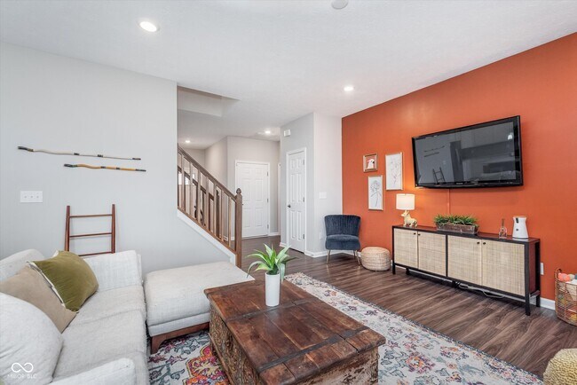 Building Photo - 1051 Macoun Dr