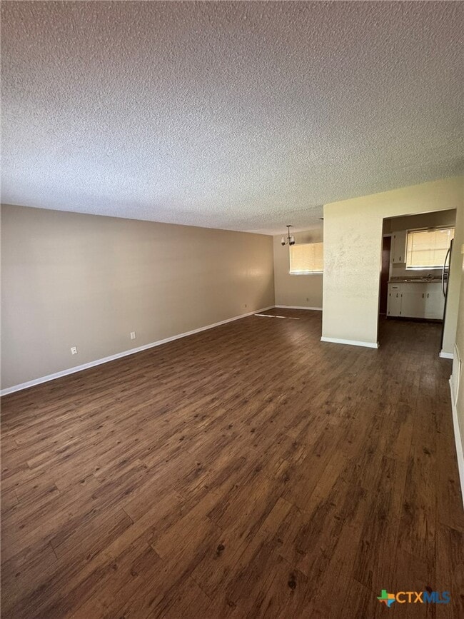 Building Photo - 813 Burges St