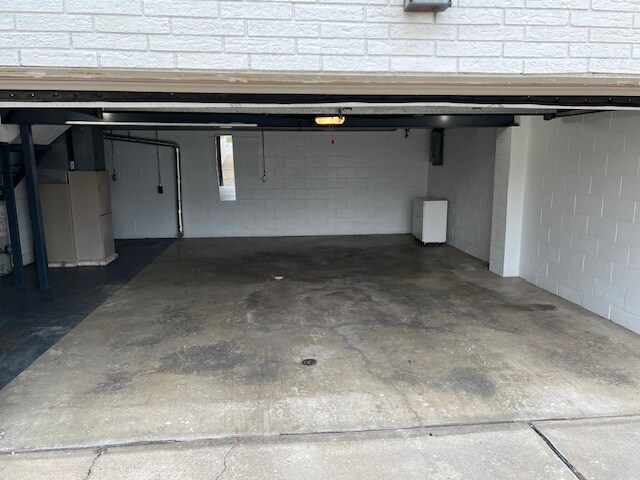 Building Photo - 200 N Avalon Dr