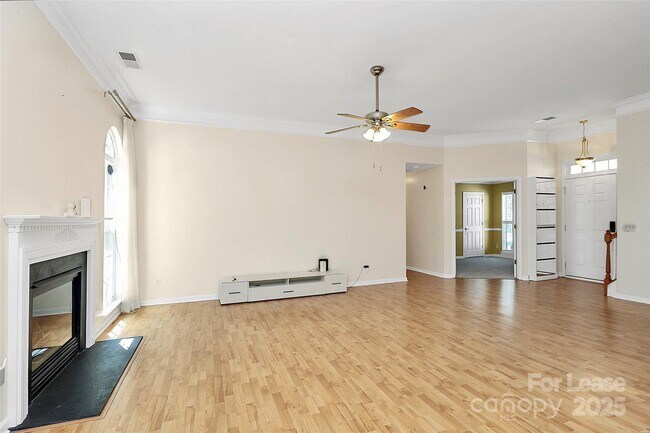 Building Photo - 203 Alnwick Ln