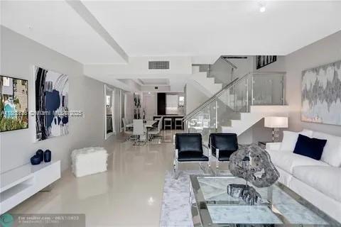 Building Photo - 3030 N Ocean Blvd
