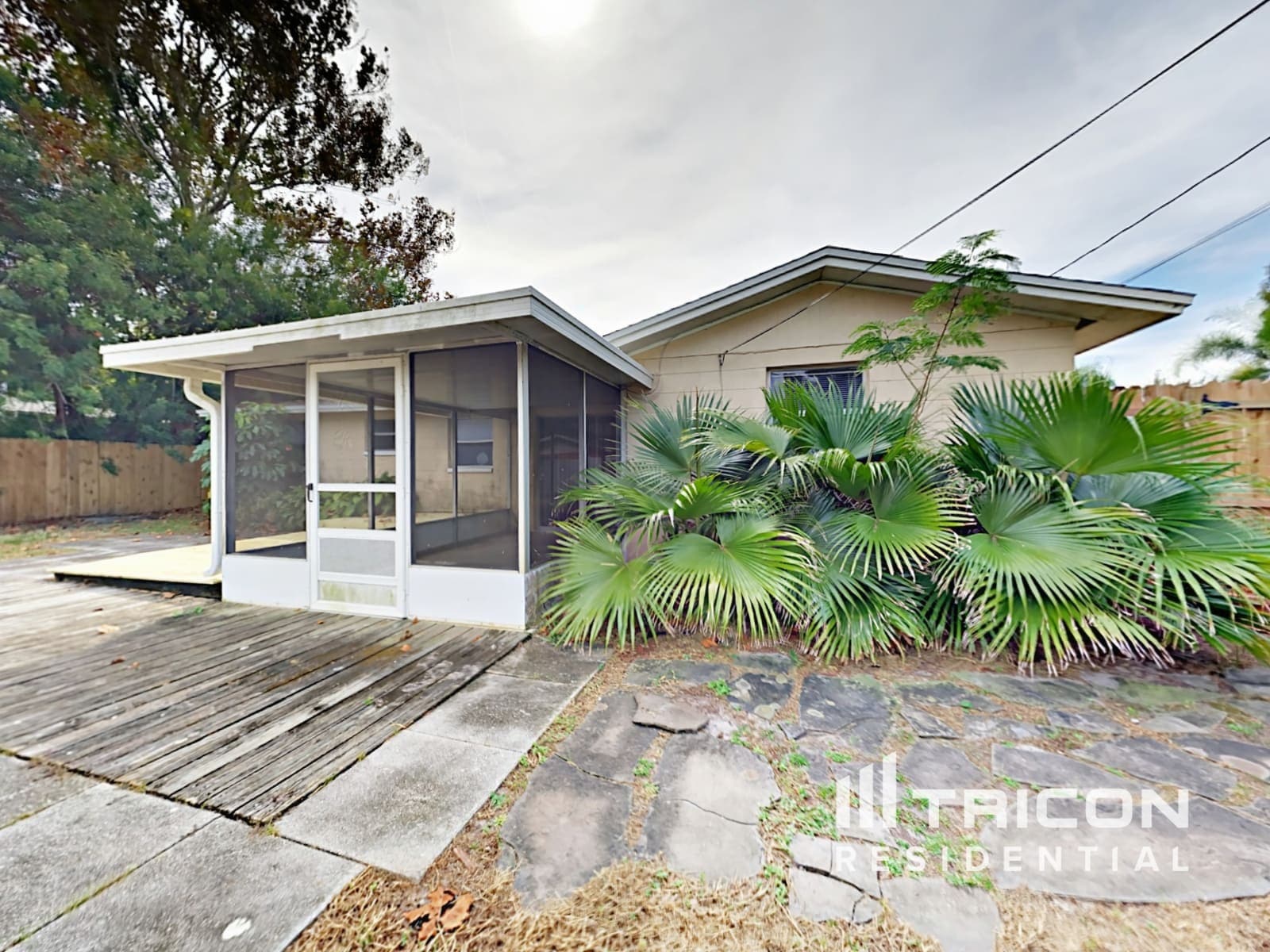 Building Photo - 8589 Lantana Dr