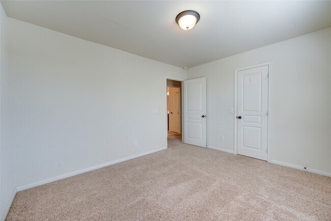 Building Photo - 15318 Benson Landing Dr