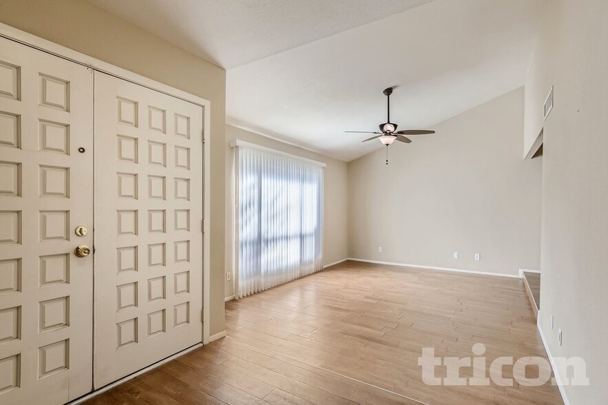 Building Photo - 4910 W Diana Ave