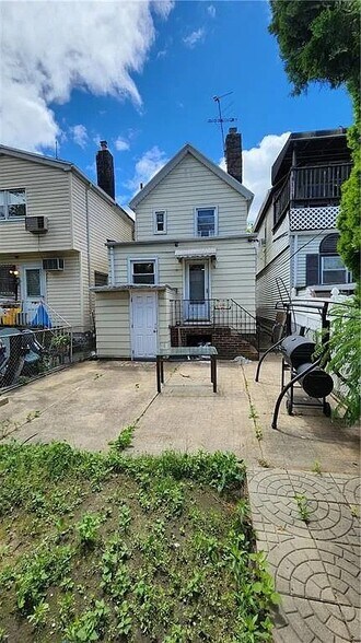 Building Photo - 1141 E 98th St