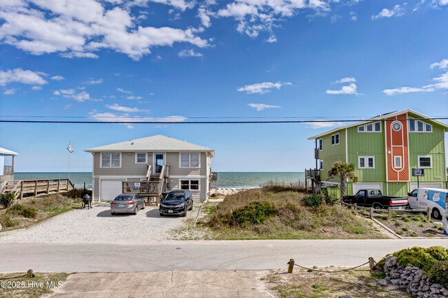 Primary Photo - 1013 N Shore Dr