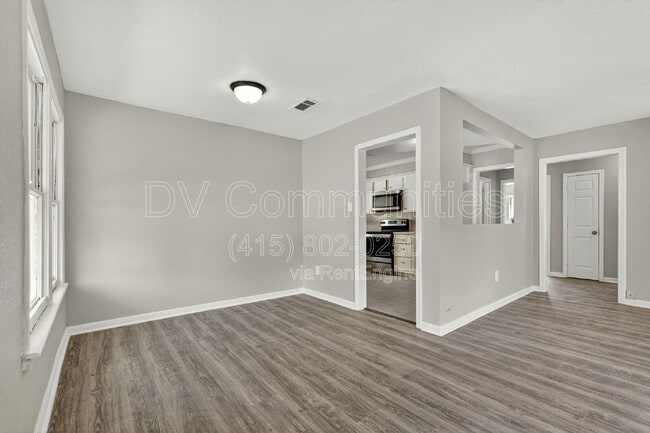 Building Photo - 709 S 7th St