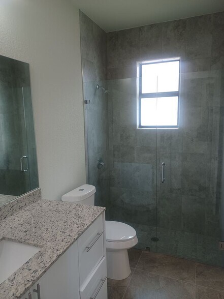 Building Photo - 1638 NW 36th Pl