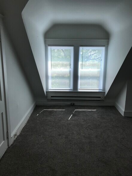 Building Photo - 104 Gayley St