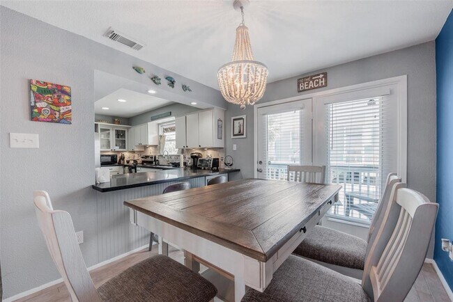 Building Photo - 103 Jean Lafitte Cove