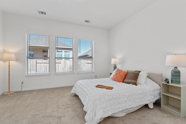 Building Photo - 338 Langhorne Bnd