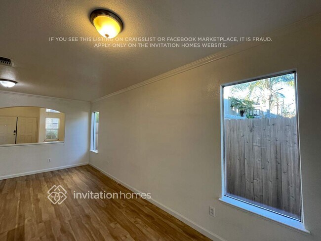 Building Photo - 456 Victory Ave