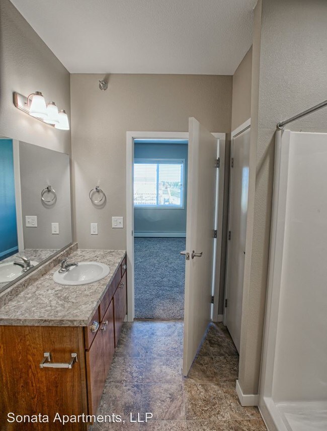 Building Photo - 3 br, 2 bath Apartment - 4050 34th Street S