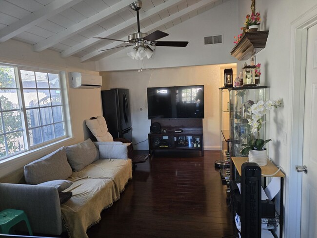 Primary Photo - Cozy Rental in Garden Grove for Lease