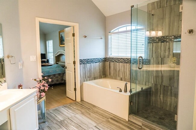 Building Photo - 4916 Tiger Lily Way