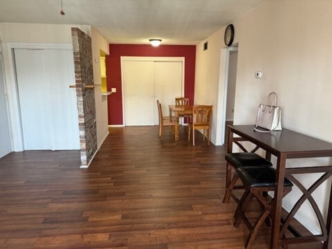 Building Photo - 1700 SW 16th Ct