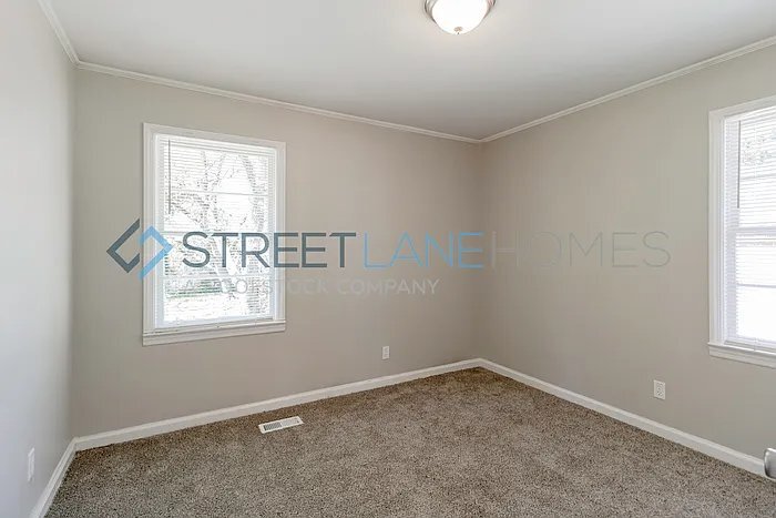 Building Photo - 3042 Bethune Ave