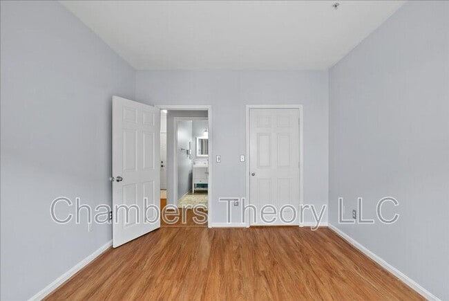 Building Photo - 4852 Eisenhower Ave