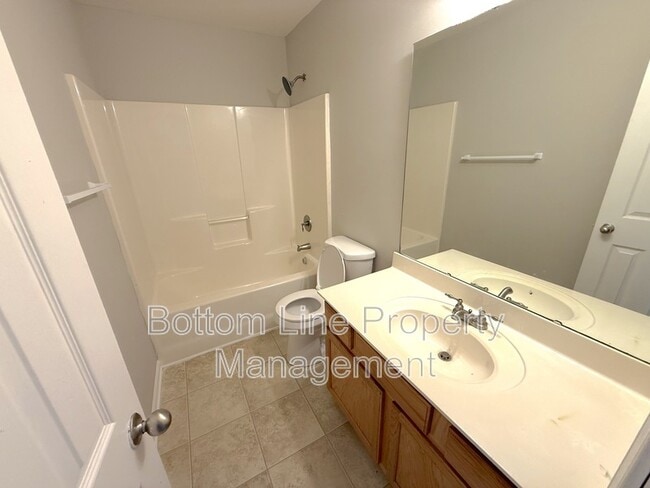 Building Photo - 1320 Ben Livingston Rd