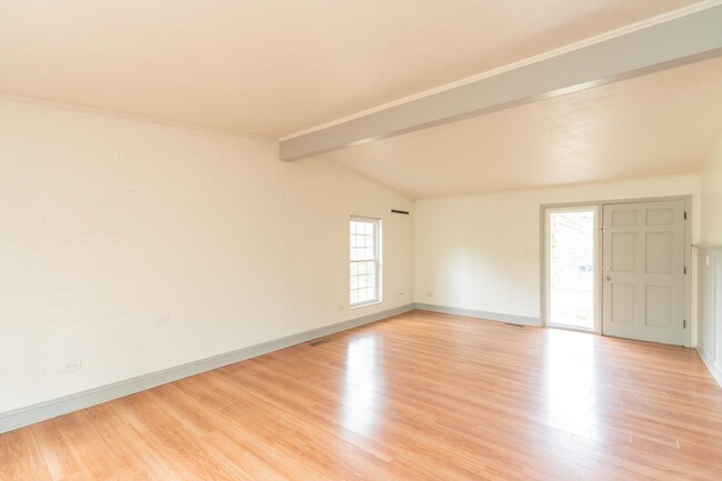 Building Photo - 203 Hathaway Dr
