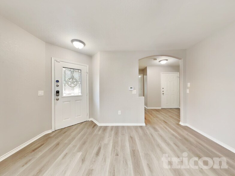 Building Photo - 6647 Hartnet Fields