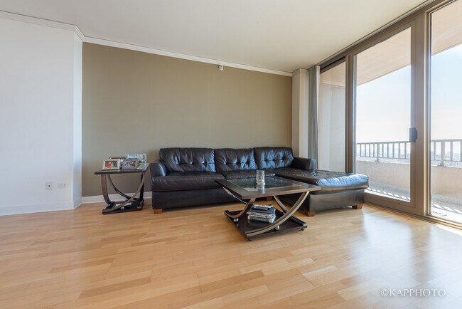 Building Photo - 200 N Jefferson St