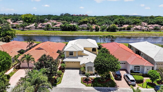 Building Photo - 6362 Brava Way