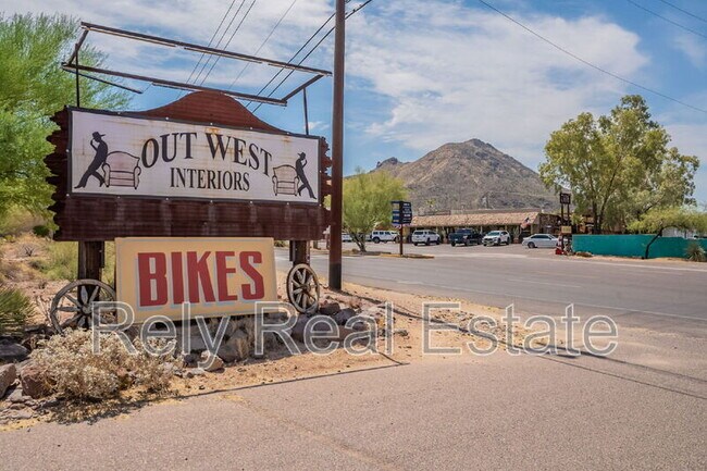 Building Photo - 6050 E Hidden Valley Dr