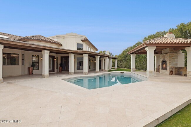 Building Photo - 8303 N 61st Pl