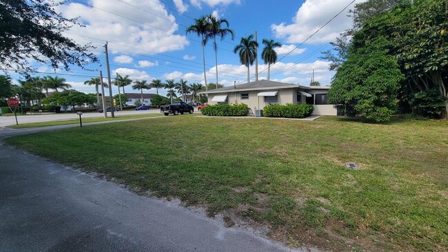 Building Photo - 3340 S Jog Rd