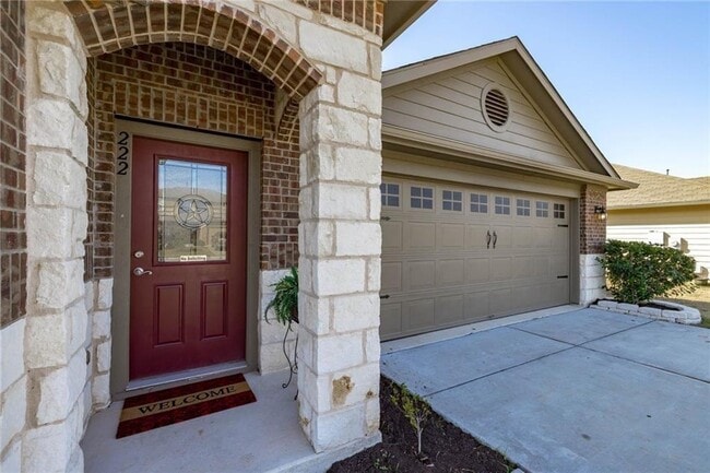 Building Photo - 222 Camellia Dr