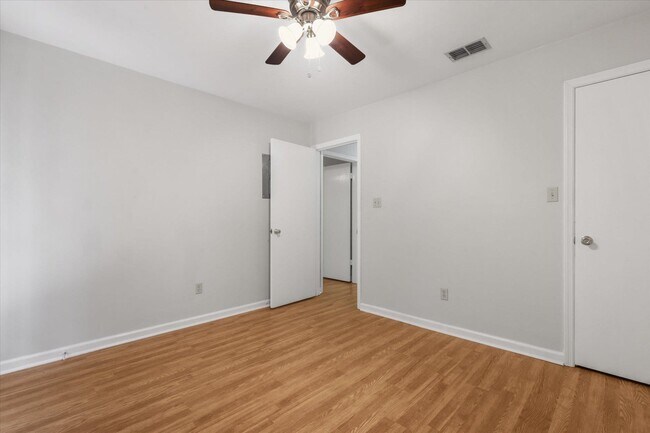 Building Photo - 1181 Brafforton Way