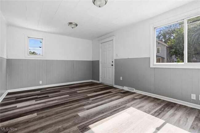 Building Photo - 2387 29th St SW