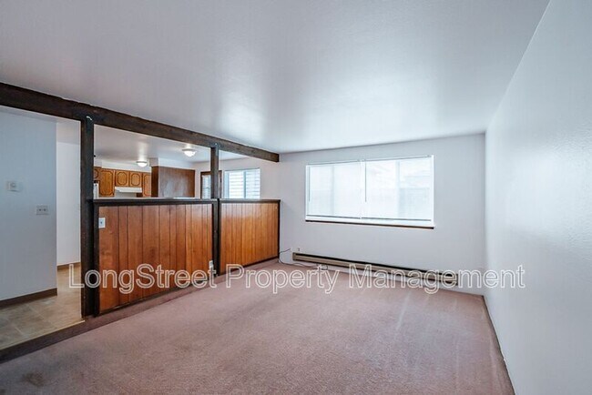 Building Photo - 1950 NW Hayes Ave