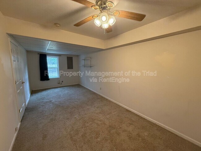 Building Photo - 1805 Lois Ct