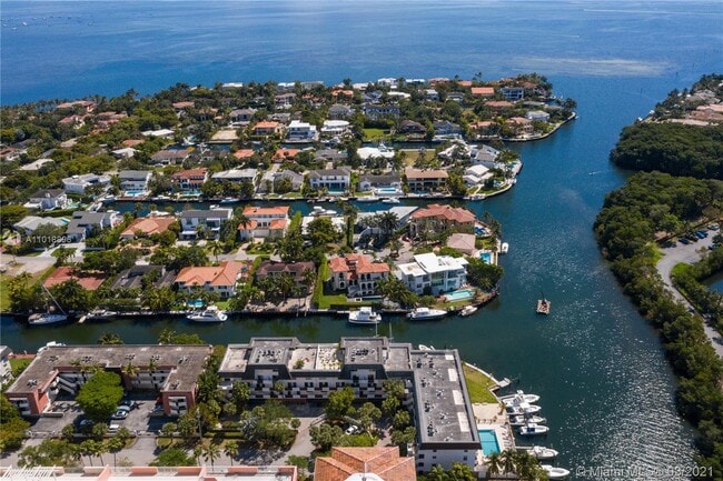 Building Photo - 6901 Edgewater Dr